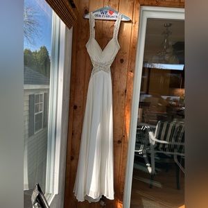 Gorgeous white prom dress!!